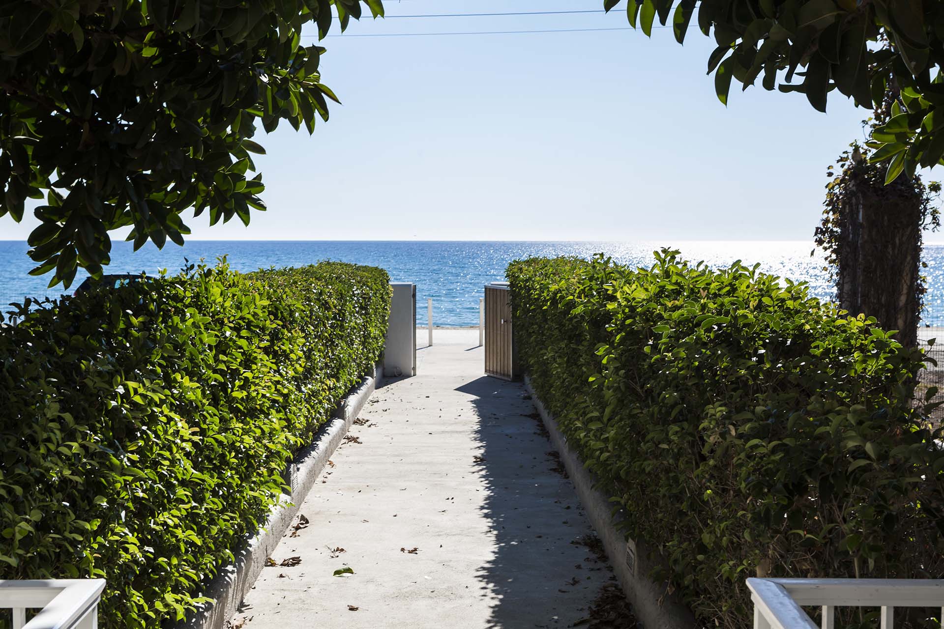 A short garden path from teh Beachfront Suites straight into the mediteranean sea at Lourdata, Kefalonia