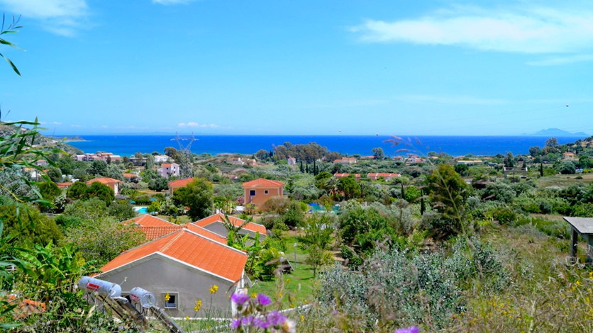 The surrounding area in Lourdata